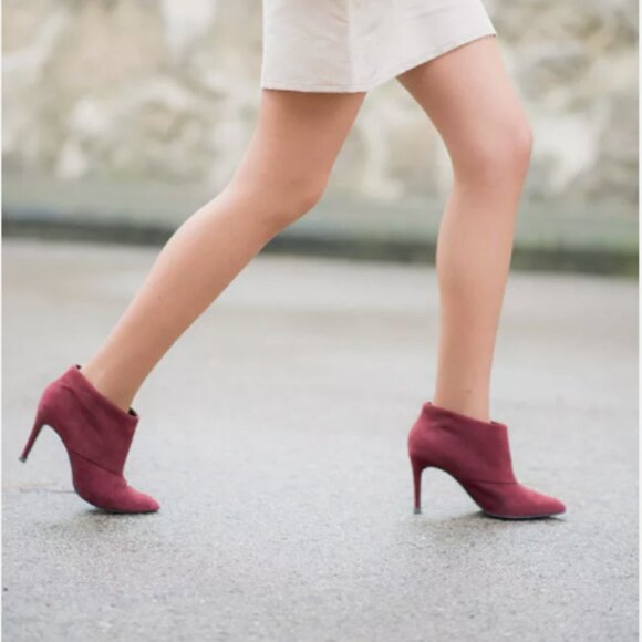 Zara women's ankle boots with heel. Burgundy color. EUC. Size 9 (US) - Picture 1 of 11